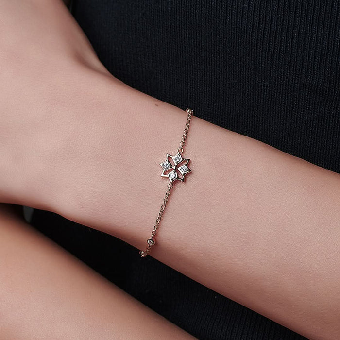 Star Mini Center Bracelet (18K Gold) - Carrie K.