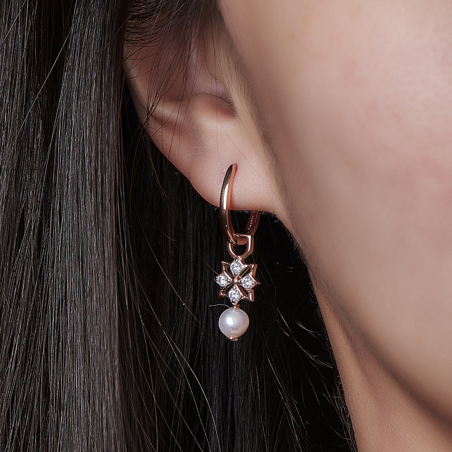 Star Mini Pearl Hoop Earrings (14K Gold) - Carrie K. 